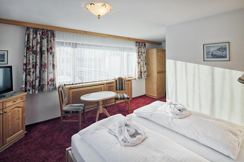 Hotel & Chalet Bellevue Lech am Arlberg Habitación foto